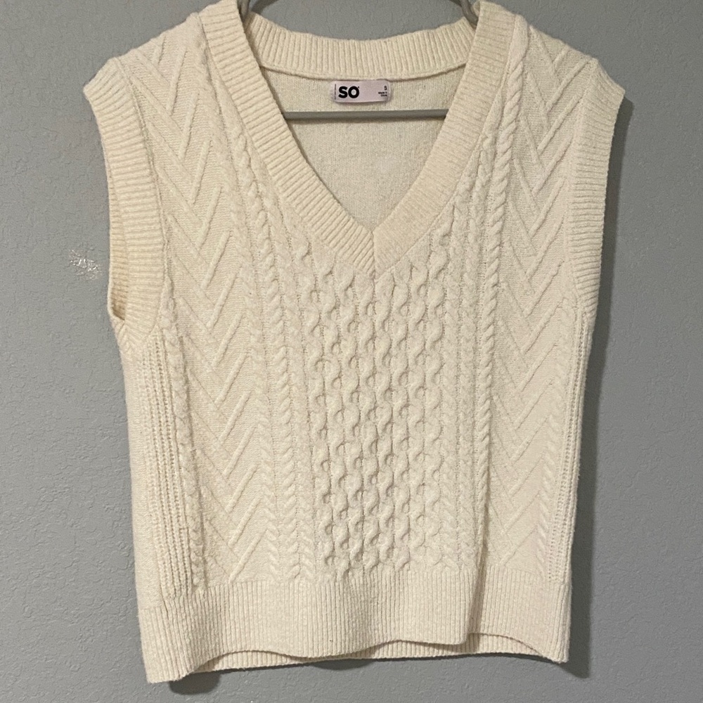 SO Cream Cable-Knit V-Neck Sweater Vest - Picture 3 of 3